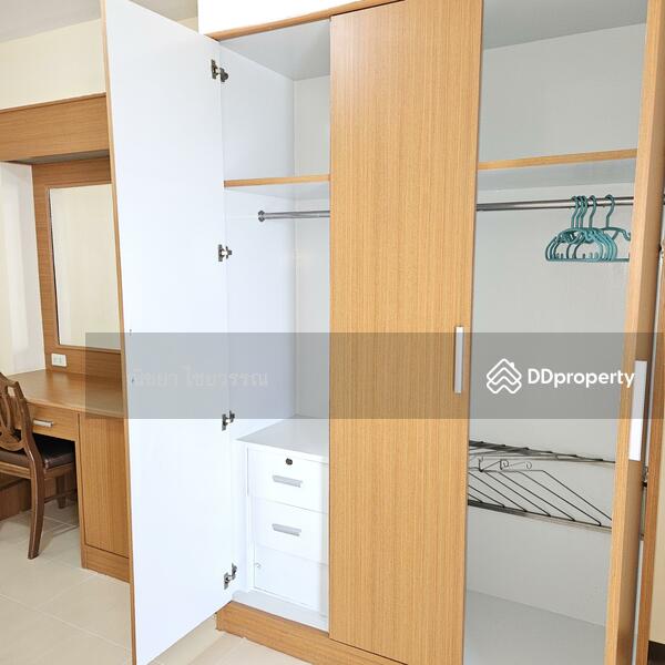 Omni Suites Aparts-Hotel, Bangkok, 25 Soi Srinakarin 9, Suan Luang, Bangkok, 2 Bedrooms, 86 sqm, Apartment For Rent, by ณิชยา ไชยวรรณ, 11228394 - 2nd bedroom with large closet. - DDproperty.com