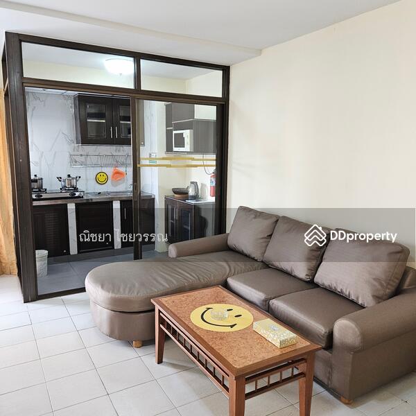 Kitchen is enclosed by sliding door to prevent odor into your room.