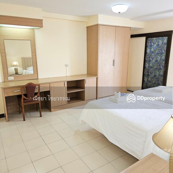 2nd Bedroom with ensuite bathroom.