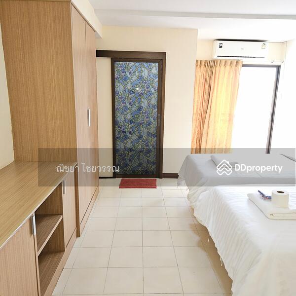 2nd Bedroom with ensuite bathroom.