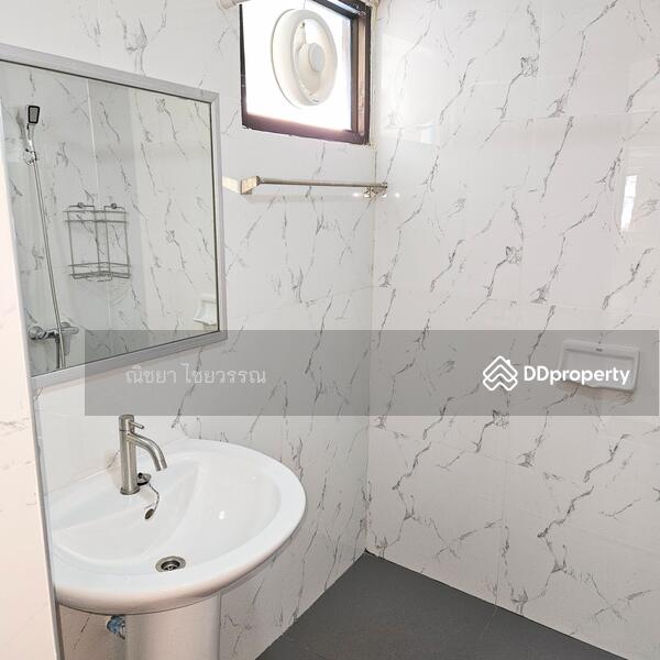 1st Bathroom.