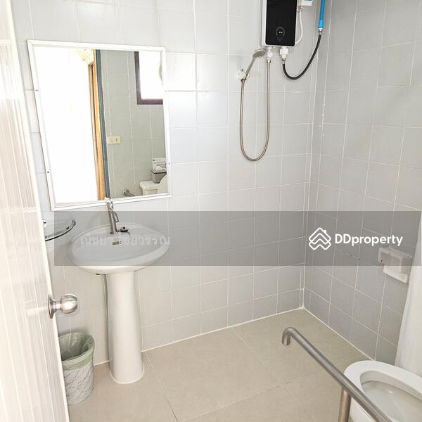 3rd Bathroom.