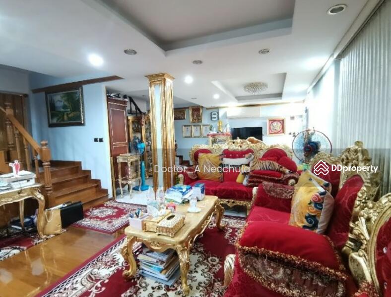 For Sale - Luxury Home Townhome Townhouse for Sale at Setsiri Rd Dusit District BKK 500meters near Subway train, Bangkok