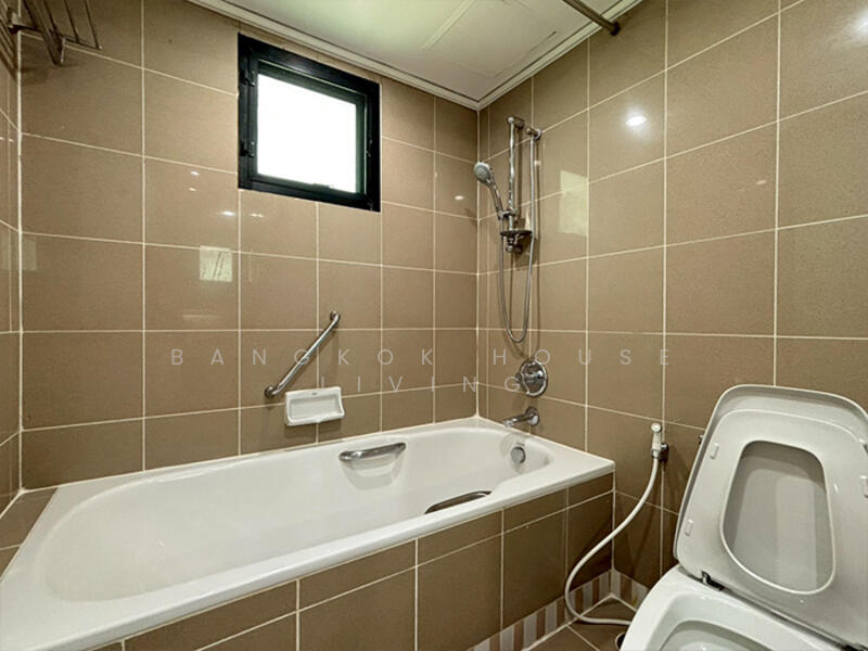 Insaf Tower, Bangkok, 26 Soi Sukhumvit 13, Bang Bon, Bang Bon, Bangkok, 3 Bedrooms, 234 sqm, Condo For Rent, by Bangkok House Living, 11230007 - DDproperty.com