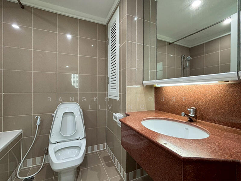 Insaf Tower, Bangkok, 26 Soi Sukhumvit 13, Bang Bon, Bang Bon, Bangkok, 3 Bedrooms, 234 sqm, Condo For Rent, by Bangkok House Living, 11230007 - DDproperty.com