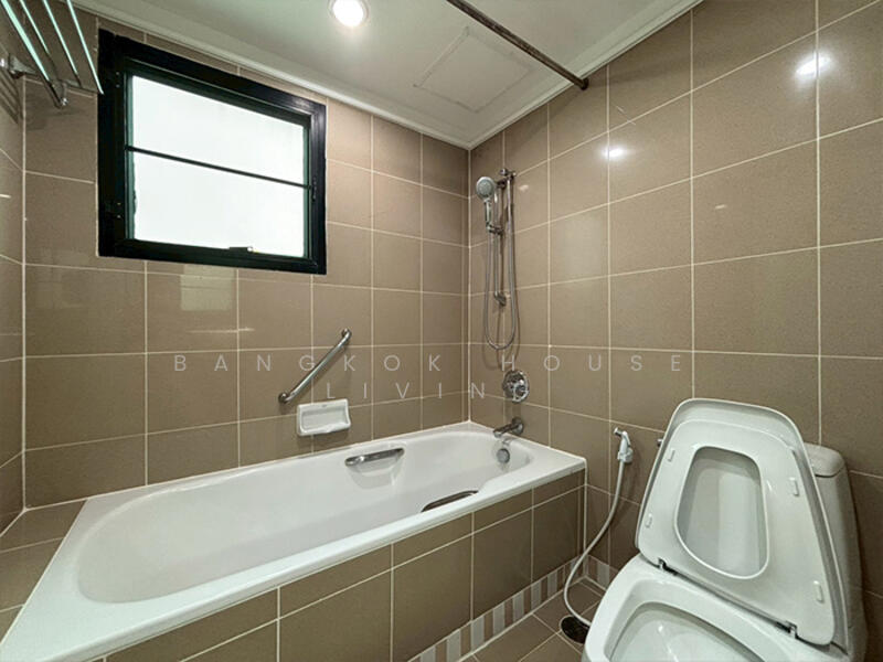 Insaf Tower, Bangkok, 26 Soi Sukhumvit 13, Bang Bon, Bang Bon, Bangkok, 3 Bedrooms, 234 sqm, Condo For Rent, by Bangkok House Living, 11230007 - DDproperty.com