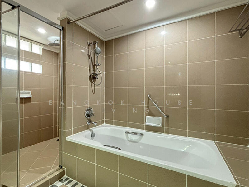 Insaf Tower, Bangkok, 26 Soi Sukhumvit 13, Bang Bon, Bang Bon, Bangkok, 3 Bedrooms, 234 sqm, Condo For Rent, by Bangkok House Living, 11230007 - DDproperty.com