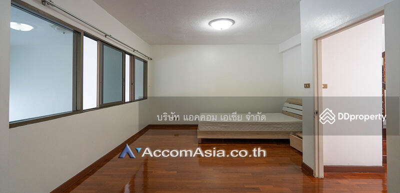ให้เช่า - Townhouse for Rent in Sathorn Bangkok near MRT KhlongToei MRT Lumphini at Yenagard Residence AA21836, กรุงเทพ