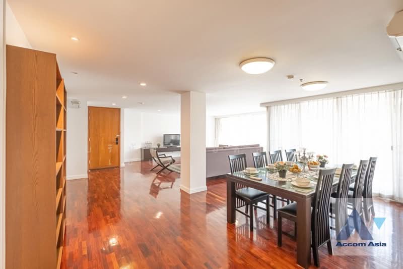 ให้เช่า - Pet friendly | 3 Bedrooms Apartment for Rent in Silom, Bangkok near BTS Surasak at Easy to access, กรุงเทพ