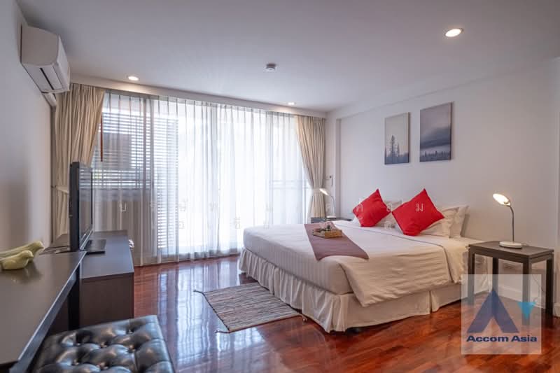 For Rent - Pet friendly | 3 Bedrooms Apartment for Rent in Silom, Bangkok near BTS Surasak at Easy to access, Bangkok