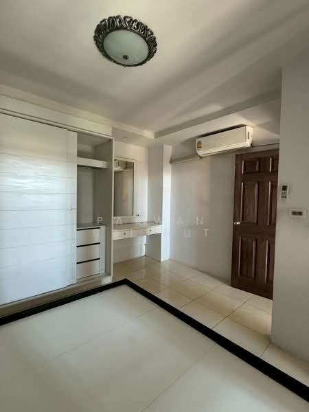 Champs Elysees Tiwanon : ฌ็องเซลิเซ่ ติวานนท์, นนทบุรี, 50 ถนนติวานนท์, บ้านใหม่, ปากเกร็ด, นนทบุรี, 48 ตร.ม., คอนโด ขาย, โดย Pakwan Srithut, 11232721 - DDproperty.com