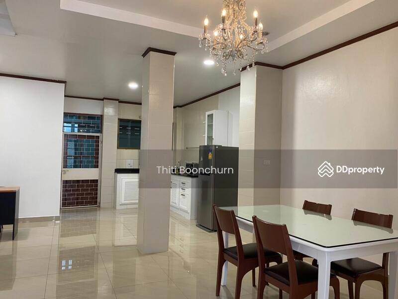 Townhouse, 2 Minute Walk To BTS Phra Khanong, Bangkok, Phra Kanong Nua, Watthana, Bangkok, 3 Bedrooms, 300 sqm, Townhouse For Rent, by Thiti Boonchurn, 11234771 - DDproperty.com