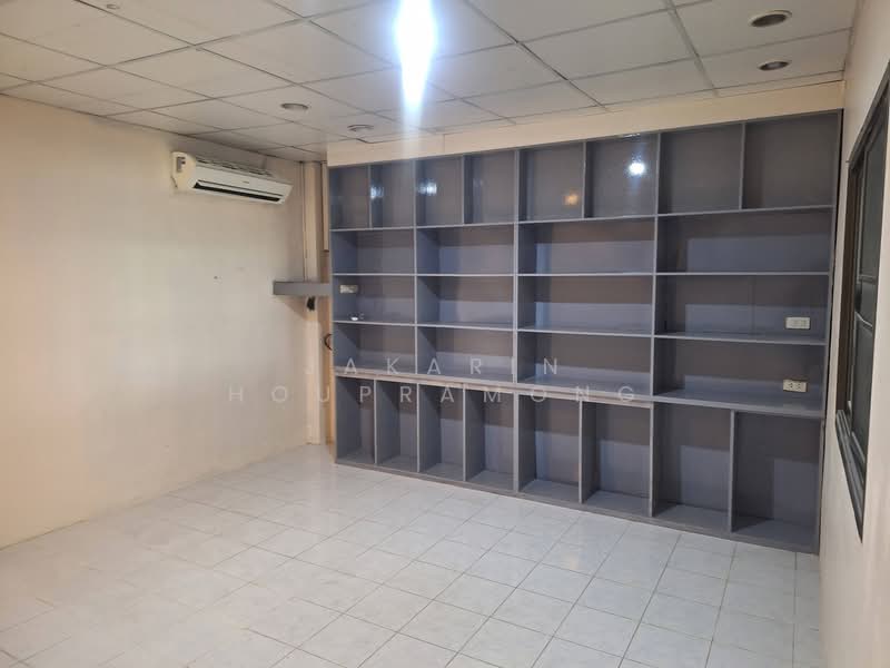 ให้เช่าโกดัง ราชพฤกษ์ ปากเกร็ด นนทบุรี ขนาด 350 ตรม, นนทบุรี, คลองข่อย, ปากเกร็ด, นนทบุรี, 300 ตร.ม., โกดัง-โรงงาน ให้เช่า, โดย Jakarin Houpramong, 11238225 - DDproperty.com