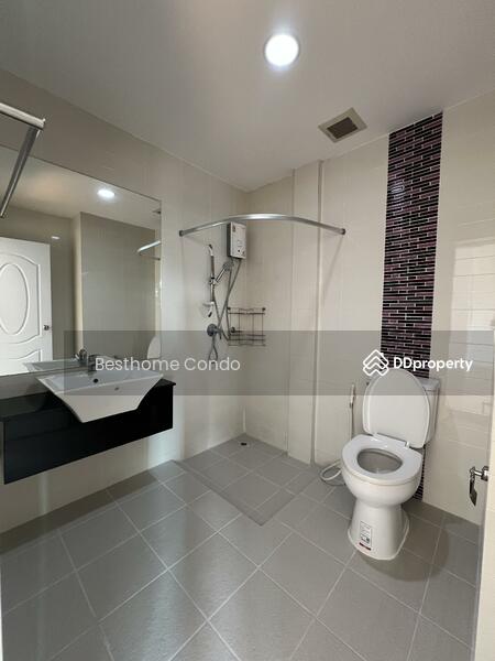 ห้องน้ำชั้นบน 1