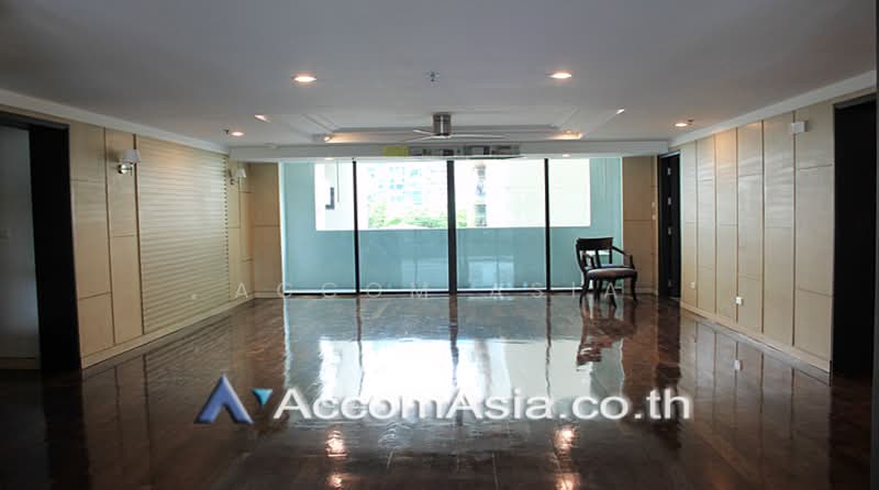 ให้เช่า - 3 Bedrooms Apartment for Rent in Sukhumvit, Bangkok near BTS Nana at Easy to access BTS and MRT, กรุงเทพ
