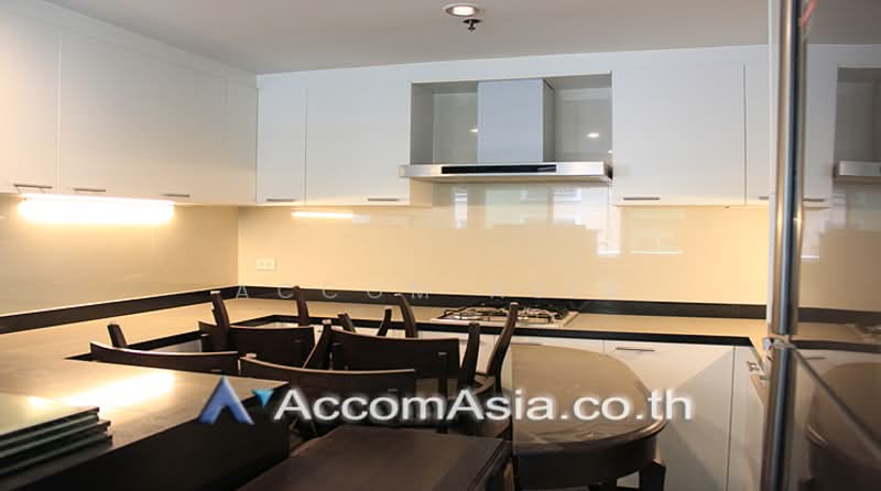 ให้เช่า - 3 Bedrooms Apartment for Rent in Sukhumvit, Bangkok near BTS Nana at Easy to access BTS and MRT, กรุงเทพ