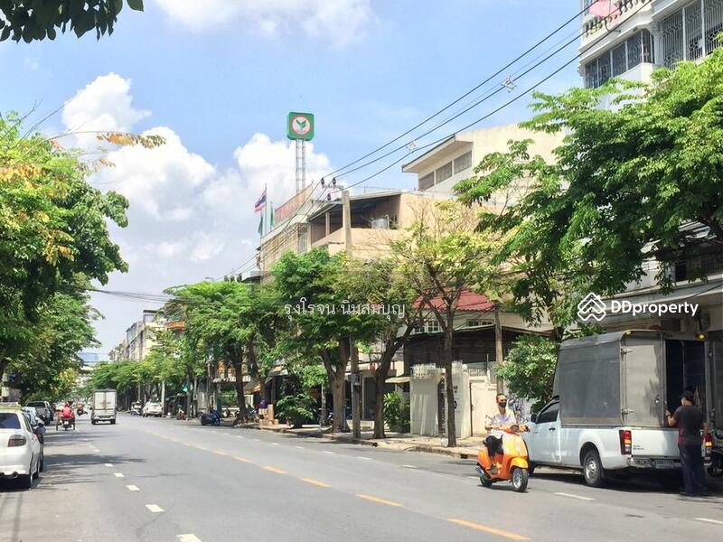 For Rent - ให้เช่า ตึกแถว 4.5 ชั้น ถนนแฉล้มนิมิตร 4 (เจริญราษฎร์ 10) สภาพพร้อมอยู่ตกแต่งเรียบร้อย, Bangkok