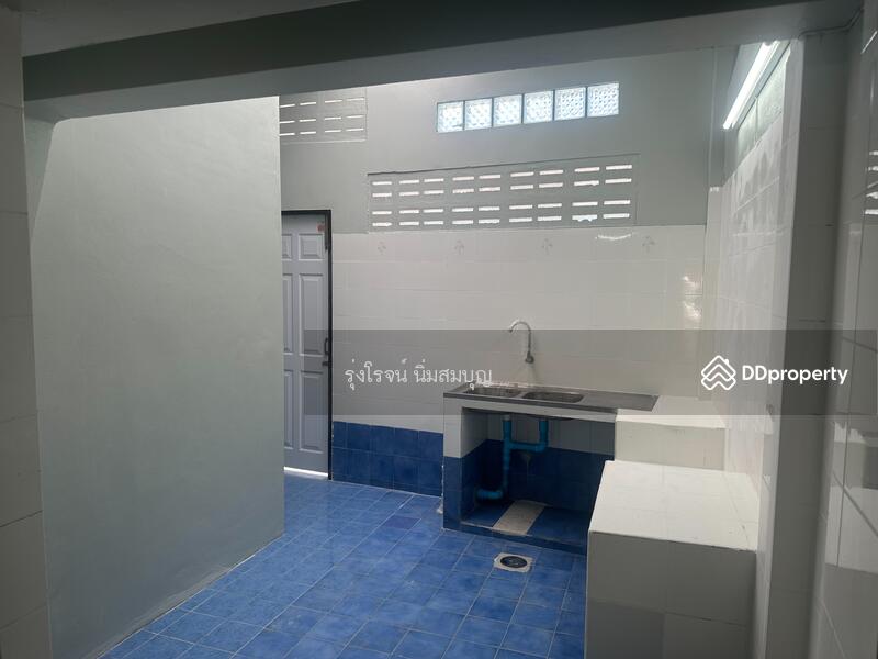 For Rent - ให้เช่า ตึกแถว 4.5 ชั้น ถนนแฉล้มนิมิตร 4 (เจริญราษฎร์ 10) สภาพพร้อมอยู่ตกแต่งเรียบร้อย, Bangkok