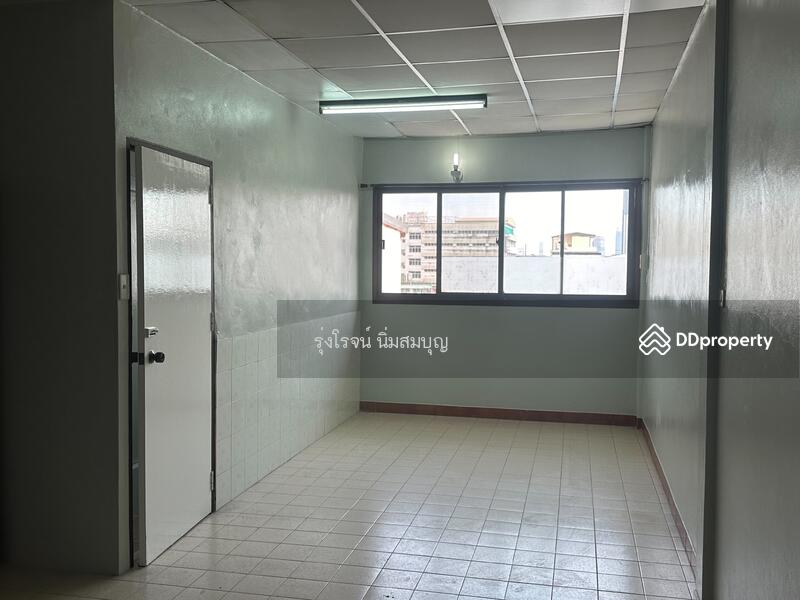 For Rent - ให้เช่า ตึกแถว 4.5 ชั้น ถนนแฉล้มนิมิตร 4 (เจริญราษฎร์ 10) สภาพพร้อมอยู่ตกแต่งเรียบร้อย, Bangkok