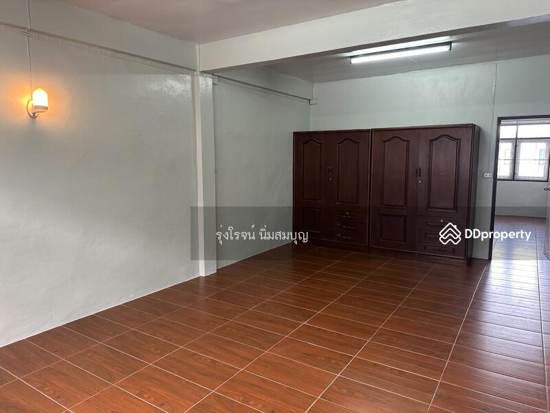 For Rent - ให้เช่า ตึกแถว 4.5 ชั้น ถนนแฉล้มนิมิตร 4 (เจริญราษฎร์ 10) สภาพพร้อมอยู่ตกแต่งเรียบร้อย, Bangkok