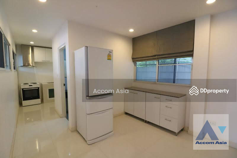 ขาย - Home Office | 4 Bedrooms Townhouse for Sale in Sukhumvit, Bangkok near BTS On Nut (AA19236), กรุงเทพ