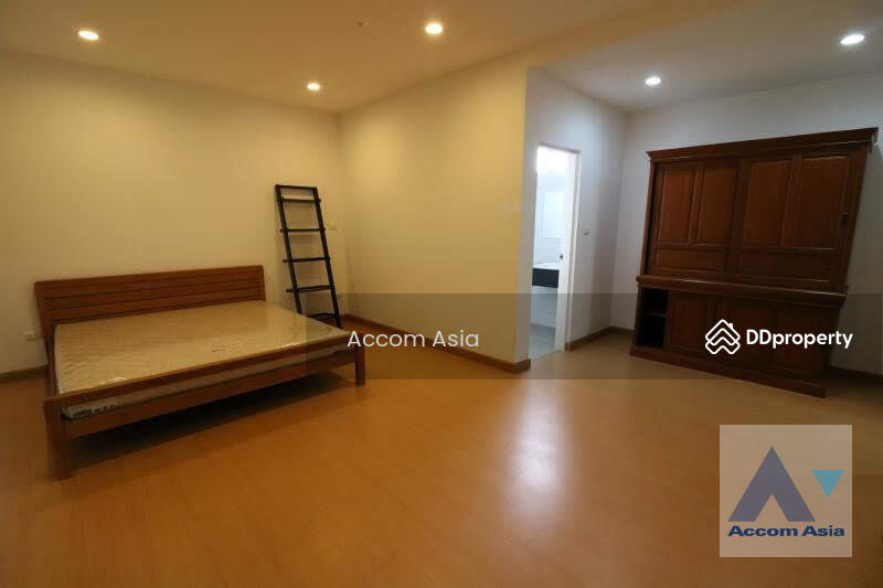 ขาย - Home Office | 4 Bedrooms Townhouse for Sale in Sukhumvit, Bangkok near BTS On Nut (AA19236), กรุงเทพ