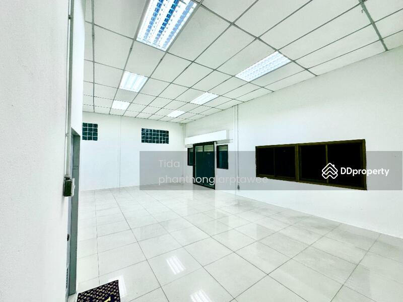 For Rent - Warehouse with office Phatthanakan 38, Bangkok