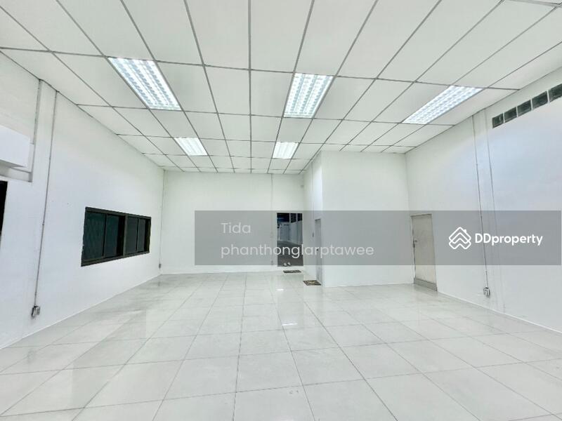 For Rent - Warehouse with office Phatthanakan 38, Bangkok