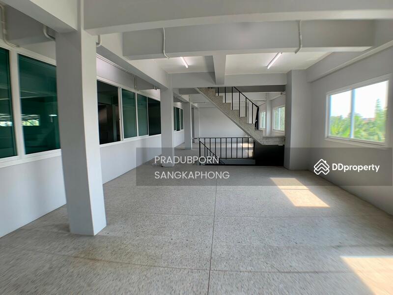 ให้เช่า - อาคารพาณิชย์ 4 ชั้น ครึ่ง 4 คูหา, ปทุมธานี