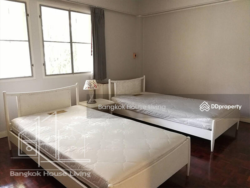 Mukda Mansion, Bangkok, 21 Soi Sukhumvit 43, Khlong Tan Nua, Watthana, Bangkok, 3 Bedrooms, 200 sqm, Apartment For Rent, by Bangkok House Living, 11253753 - DDproperty.com