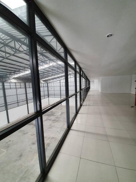 ให้เช่า - โกดังพร้อมสำนักงาน รามอินทรา, กรุงเทพ