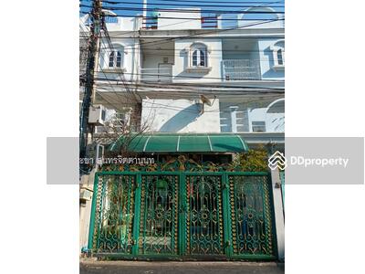 ขาย - ทาวน์เฮาส์ 3 ชั้น ซอยจันทน์ 43 แยก 17 (ซอยวัดไผ่เงิน) เขตสาทร, กรุงเทพ