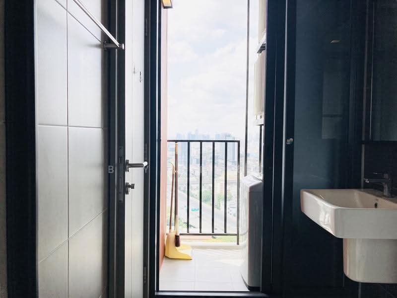 The Base Garden Rama 9, Bangkok, 18 Rama 9 Road, Hua Mak, Bang Kapi, Bangkok, 1 Bedroom, 34 sqm, Condo For Sale, by Beyond360, 11259843 - DDproperty.com