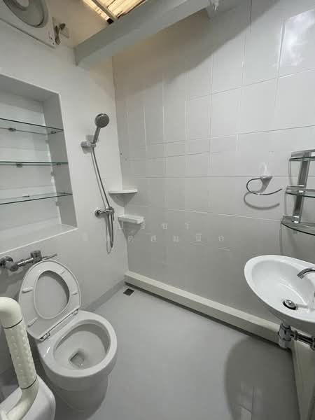 Home Office studio room in low-rise Apartment around BTS Phrom Phong, Bangkok, Sukhumvit 24, Khlong Toei, Bangkok, Studio, 40 sqm, Apartment For Rent, by ปรีชา จิตต์สมนึก, 11261419 - DDproperty.com