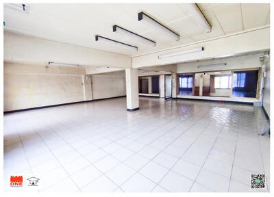 ขาย - อาคารพาณิชย์ ติด ถ.ช้างเผือก ใกล้ ม.ราชภัฏฯ เชียงใหม่ (3 ชั้นครึ่ง 2 คูหา) ทำเลดี, เชียงใหม่