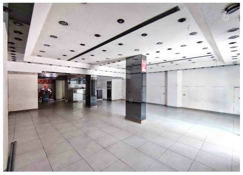 Commercial building on Chang Phueak Road, CBD area, very good location, suitable for business, Chiang Mai, ถนนช้างเผือก, Sri Phum, Muang Chiang Mai, Chiang Mai, , 800 sqm, Shophouse For Sale, by ฌัชษชี ฌัชปภาส์มณ, 11263395 - DDproperty.com