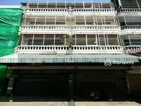 ขาย - ขาย/ให้เช่าอาคารพาณิชย์ 31 ตร.ว. 3 ชั้น 4 ห้องนอน 5 ห้องน้ำ ประชาอุทิศ 27 แยก 8, กรุงเทพ