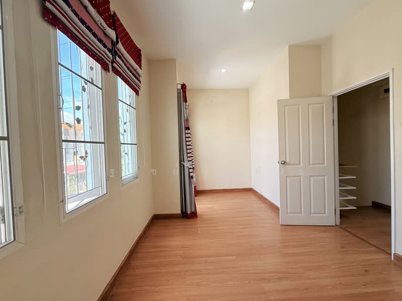 Golden Town Onnut-Ladkrabang, Bangkok, Soi Prachathorn, Lat Krabang, Lat Krabang, Bangkok, 3 Bedrooms, 117 sqm, Townhouse For Sale, by ณัฐวิชย์ จุลพันธ์, 11270999 - DDproperty.com
