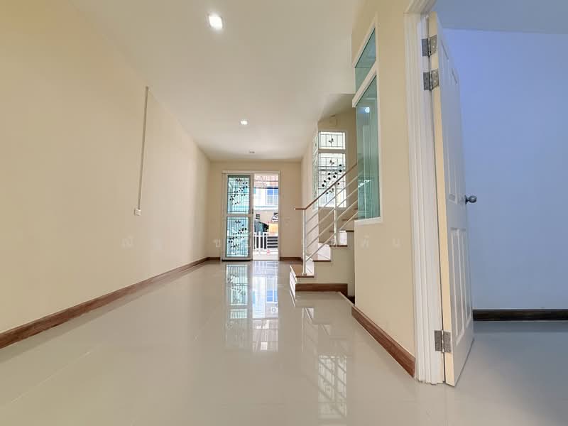 Golden Town Onnut-Ladkrabang, Bangkok, Soi Prachathorn, Lat Krabang, Lat Krabang, Bangkok, 3 Bedrooms, 117 sqm, Townhouse For Sale, by ณัฐวิชย์ จุลพันธ์, 11270999 - DDproperty.com