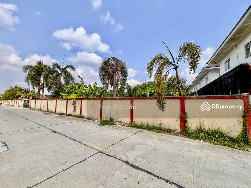 For Sale - Land and Warehouse in Panasnikom Chonburi, Chon Buri