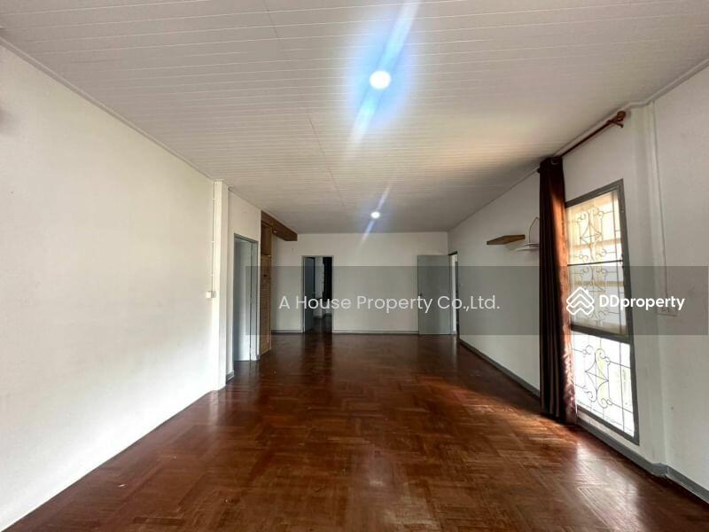 For Sale - Second-hand house in Sriracha Single-storey detached house, Bang Phra zone, Sriracha., Chon Buri