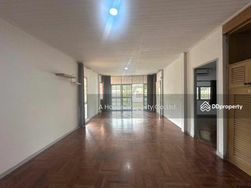 For Sale - Second-hand house in Sriracha Single-storey detached house, Bang Phra zone, Sriracha., Chon Buri