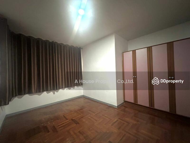 For Sale - Second-hand house in Sriracha Single-storey detached house, Bang Phra zone, Sriracha., Chon Buri