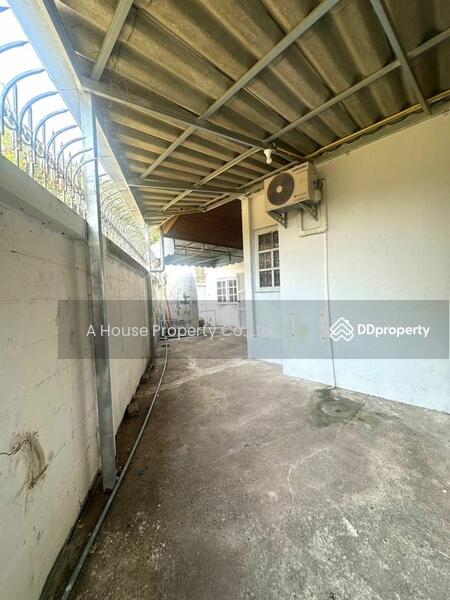 For Sale - Second-hand house in Sriracha Single-storey detached house, Bang Phra zone, Sriracha., Chon Buri