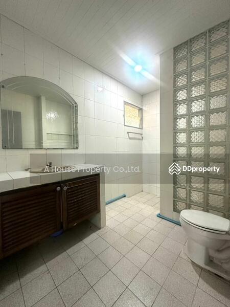 For Sale - Second-hand house in Sriracha Single-storey detached house, Bang Phra zone, Sriracha., Chon Buri