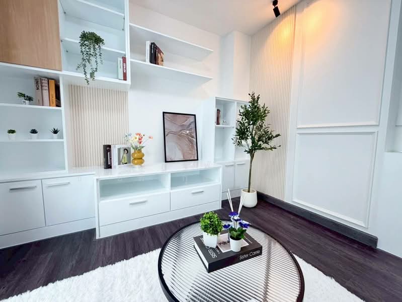 The IRIS Rama 9-Srinakarin, Bangkok, Srinakarin Road, Suan Luang, Suan Luang, Bangkok, 1 Bedroom, 40 sqm, Condo For Sale, by ณัฏฐพัชร ชโยทิตกุลเกียรติ, 11278526 - DDproperty.com