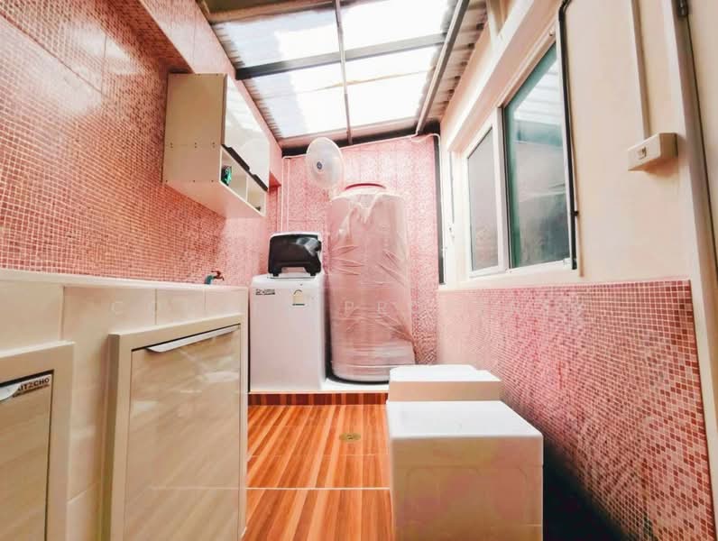 Golden Town Srinakarin-Sukhumvit, Samut Prakan, 133 Moo 4, Bang Mueng, Muang Samut Prakarn, Samut Prakan, 4 Bedrooms, 110 sqm, Townhouse For Sale, by Connex Property, 11280110 - DDproperty.com