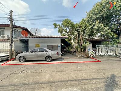 ขาย - บ้านชั้นเดียว 2 หลัง ที่ดิน 60 ตร.ว. รามคำแหง176 (ต่ำกว่าราคาประเมิน) ใกล้รถไฟฟ้า, กรุงเทพ