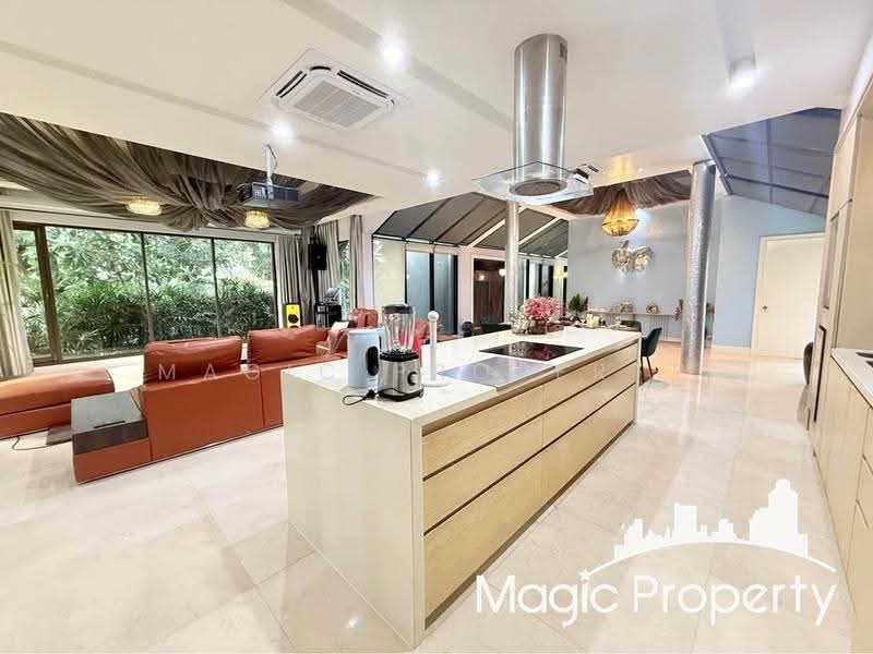 ขายบ้านเดี่ยวหรู 5 ห้องนอน ใน เอกมัย 22 แขวงคลองตันเหนือ เขตวัฒนา กทม, กรุงเทพ, คลองตันเหนือ, วัฒนา, กรุงเทพ, 700 ตร.ม., บ้านเดี่ยว ขาย, โดย Magic Property, 11283736 - DDproperty.com