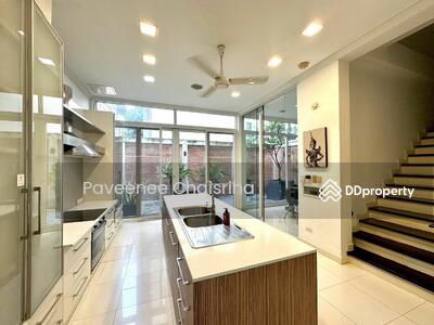 ขาย - ขายทาวเฮ้าส์ 3 ห้องนอน ซอยร่วมฤดี, กรุงเทพ